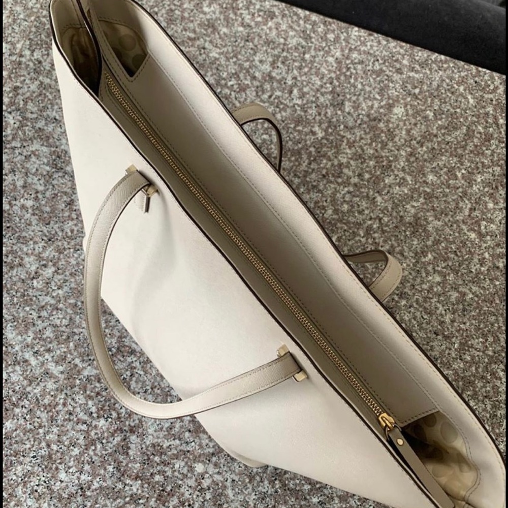 Kate Spade Tote - Picture 5 of 6